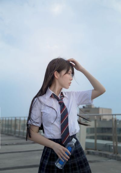 《年轻女教师3》_BD视频大全