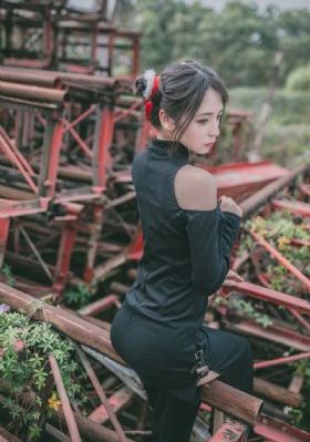 一边下奶一吃敷面膜视频讲解_BD英语在线观看完整版